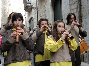 Cercavila de gegants i capgrossos pel Barri Vell