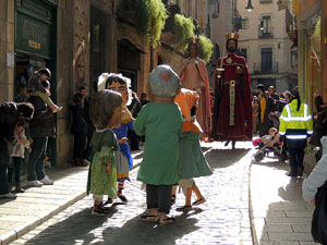 Cercavila de gegants i capgrossos pel Barri Vell