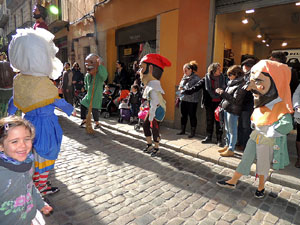 Cercavila de gegants i capgrossos pel Barri Vell