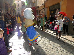 Cercavila de gegants i capgrossos pel Barri Vell