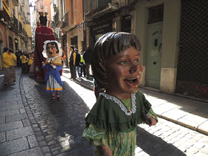 Cercavila de gegants i capgrossos pel Barri Vell