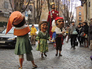 Cercavila de gegants i capgrossos pel Barri Vell