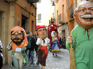 Cercavila de gegants i capgrossos pel Barri Vell