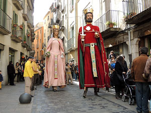 Cercavila de gegants i capgrossos pel Barri Vell