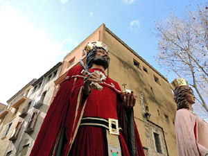 Cercavila de gegants i capgrossos pel Barri Vell