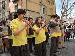 Cercavila de gegants i capgrossos pel Barri Vell