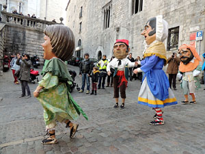 Cercavila de gegants i capgrossos pel Barri Vell
