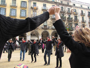 Sardanes a la plaça de la Independència