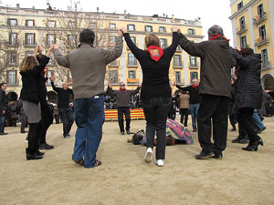 Sardanes a la plaça de la Independència