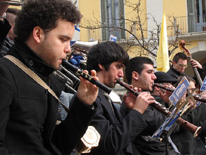 Sardanes a la plaça de la Independència