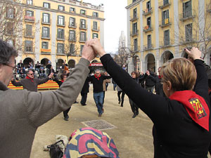 Sardanes a la plaça de la Independència