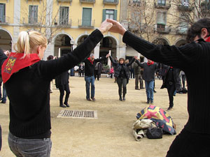 Sardanes a la plaça de la Independència