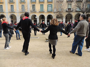 Sardanes a la plaça de la Independència