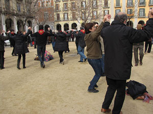 Sardanes a la plaça de la Independència