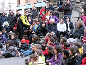 Espectacle de Màgia a la plaça Josep Pla