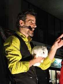 Espectacle de Màgia a la plaça Josep Pla