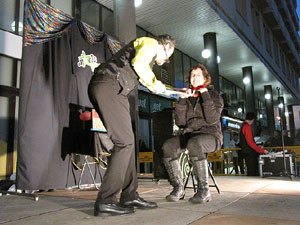 Espectacle de Màgia a la plaça Josep Pla