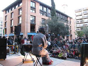 Espectacle de Màgia a la plaça Josep Pla