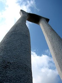 Girona, llindar d'Europa. Escultura de Bonaventura Ans&oacute;n