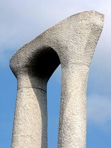 Girona, llindar d'Europa. Escultura de Bonaventura Ans&oacute;n