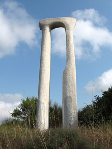 Girona, llindar d'Europa. Escultura de Bonaventura Ans&oacute;n