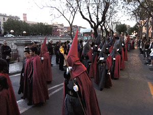 75&egrave; aniversari Associaci&oacute; de Jes&uacute;s Crucificat - Manaies de Girona. Lliurament del Pen&oacute;