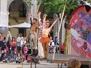 Festes de Primavera 2014. Espectacles a la pla&ccedil;a de la Independ&egrave;ncia