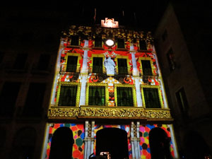 Girona, ciutat de festivals. Festival Internacional de Mapping, FIMG. Fa&ccedil;ana de l'Ajuntament