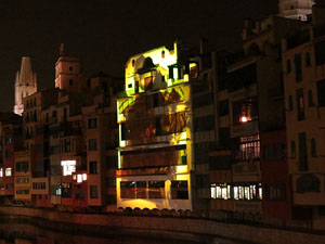 Girona, ciutat de festivals. Festival Internacional de Mapping, FIMG. Fa&ccedil;ana de la  Casa Mas&oacute;