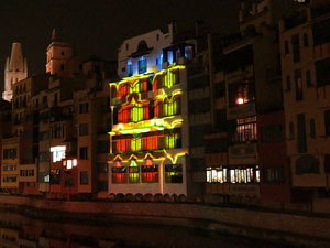 Girona, ciutat de festivals. Festival Internacional de Mapping, FIMG. Fa&ccedil;ana de la  Casa Mas&oacute;