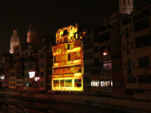 Girona, ciutat de festivals. Festival Internacional de Mapping, FIMG. Fa&ccedil;ana de la  Casa Mas&oacute;