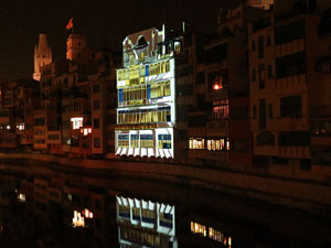 Girona, ciutat de festivals. Festival Internacional de Mapping, FIMG. Fa&ccedil;ana de la  Casa Mas&oacute;