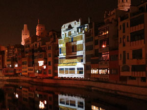Girona, ciutat de festivals. Festival Internacional de Mapping, FIMG. Fa&ccedil;ana de la  Casa Mas&oacute;