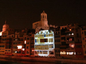 Girona, ciutat de festivals. Festival Internacional de Mapping, FIMG. Fa&ccedil;ana de la  Casa Mas&oacute;