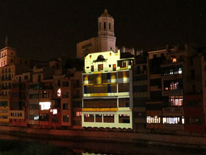 Girona, ciutat de festivals. Festival Internacional de Mapping, FIMG. Fa&ccedil;ana de la  Casa Mas&oacute;