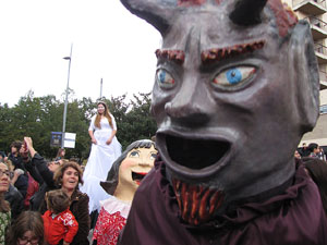Fires de Sant Narc&iacute;s 2013. Trobada de gegants: la ballada