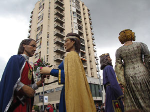 Fires de Sant Narc&iacute;s 2013. Trobada de gegants: la ballada