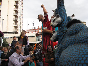Fires de Sant Narc&iacute;s 2013. Trobada de gegants: la ballada