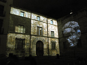 Fires de Sant Narcís 2013. Mapping Orígen mitològic i històric de la ciutat, a la Casa Pastors