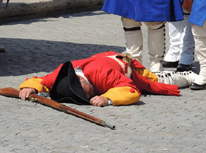 Girona resisteix! Jornades de recreaci&oacute; hist&ograve;rica de la Guerra de Successi&oacute;. Escaramussa al Pont de Pedra