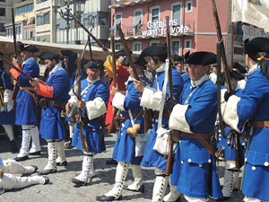Girona resisteix! Jornades de recreaci&oacute; hist&ograve;rica de la Guerra de Successi&oacute;. Escaramussa al Pont de Pedra