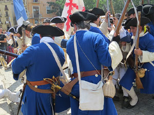 Girona resisteix! Jornades de recreaci&oacute; hist&ograve;rica de la Guerra de Successi&oacute;. Escaramussa al Pont de Pedra