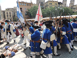 Girona resisteix! Jornades de recreaci&oacute; hist&ograve;rica de la Guerra de Successi&oacute;. Escaramussa al Pont de Pedra
