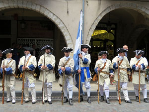 Girona resisteix! Jornades de recreaci&oacute; hist&ograve;rica de la Guerra de Successi&oacute;. Presentaci&oacute; i jurada de bandera