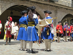 Girona resisteix! Jornades de recreaci&oacute; hist&ograve;rica de la Guerra de Successi&oacute;. Presentaci&oacute; i jurada de bandera
