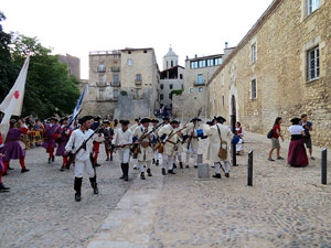 Girona resisteix! Jornades de recreaci&oacute; hist&ograve;rica de la Guerra de Successi&oacute;. Recreaci&oacute; dels combats de 1705