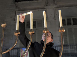 Encesa de les espelmes de Hanukk&agrave;