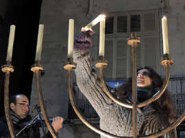 Encesa de les espelmes de Hanukk&agrave;