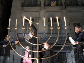 Encesa de les espelmes de Hanukk&agrave;