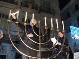 Encesa de les espelmes de Hanukk&agrave;